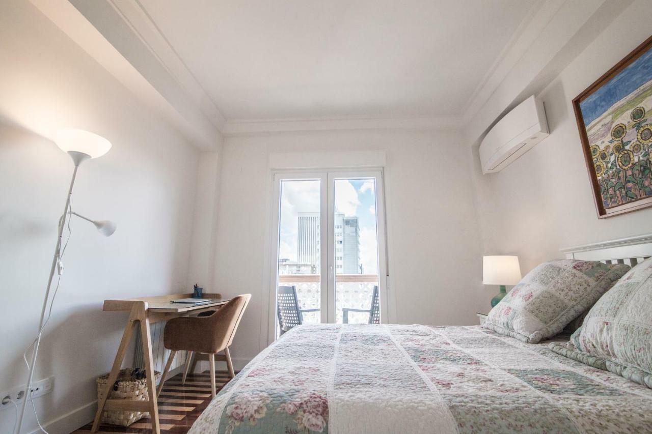 Elegant Retreat Business District Bernabeu Apartment มาดริด ภายนอก รูปภาพ