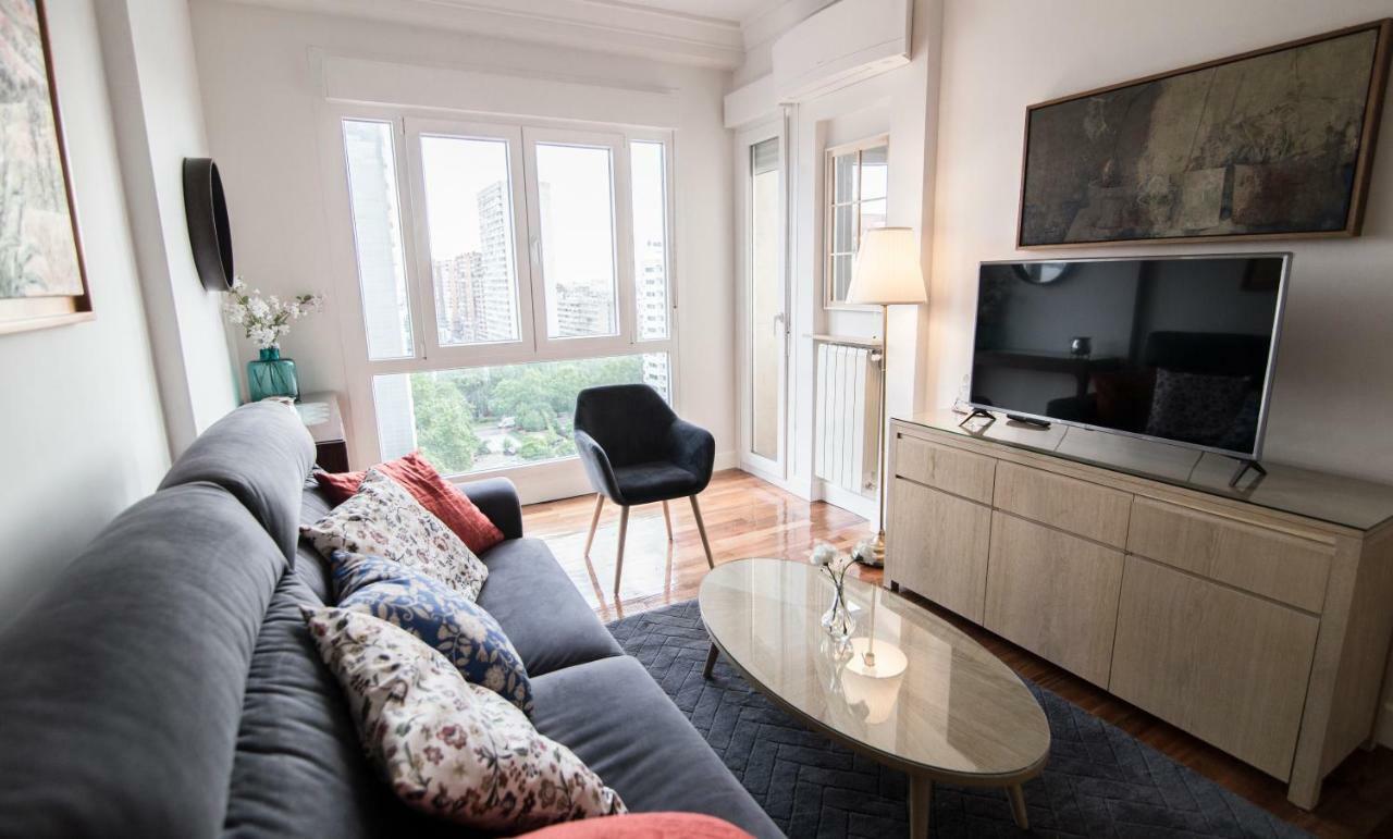 Elegant Retreat Business District Bernabeu Apartment มาดริด ภายนอก รูปภาพ