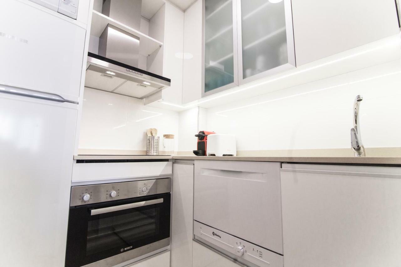 Elegant Retreat Business District Bernabeu Apartment มาดริด ภายนอก รูปภาพ