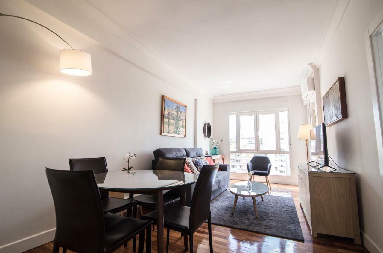 Elegant Retreat Business District Bernabeu Apartment มาดริด ภายนอก รูปภาพ