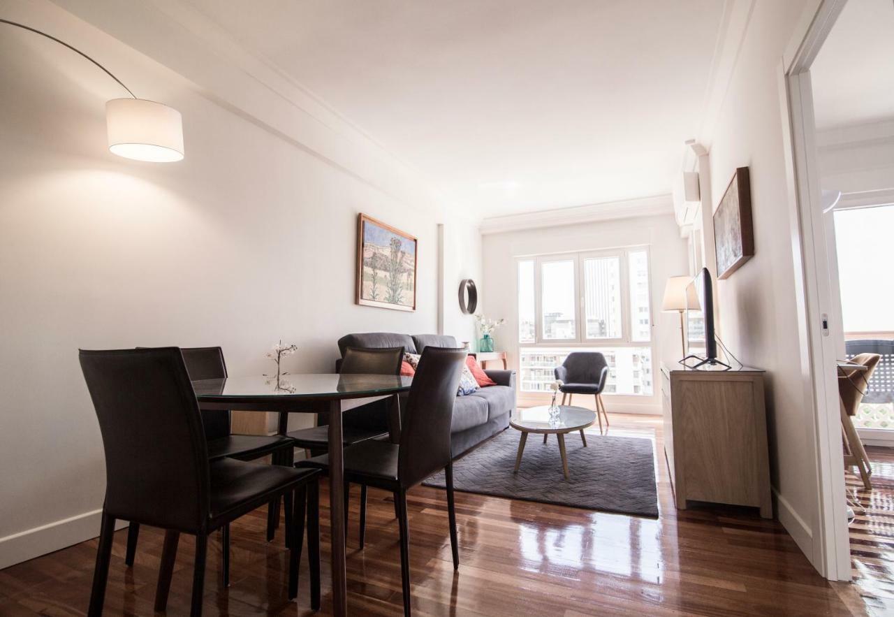 Elegant Retreat Business District Bernabeu Apartment มาดริด ภายนอก รูปภาพ