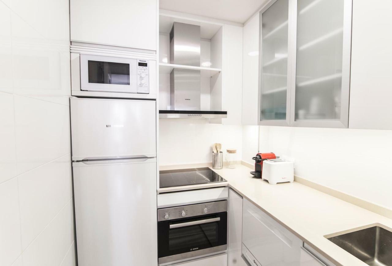 Elegant Retreat Business District Bernabeu Apartment มาดริด ภายนอก รูปภาพ