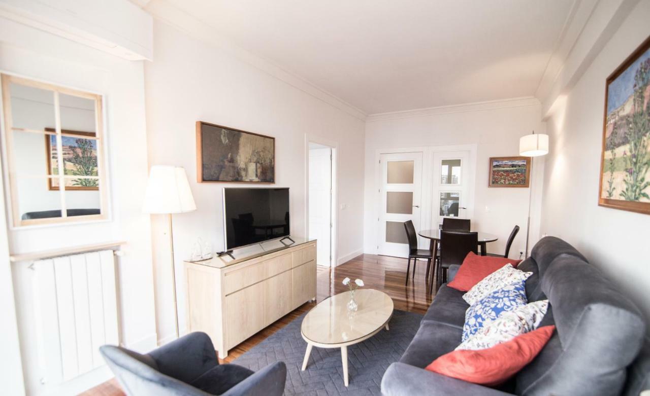 Elegant Retreat Business District Bernabeu Apartment มาดริด ภายนอก รูปภาพ