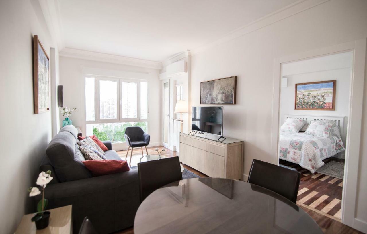 Elegant Retreat Business District Bernabeu Apartment มาดริด ภายนอก รูปภาพ